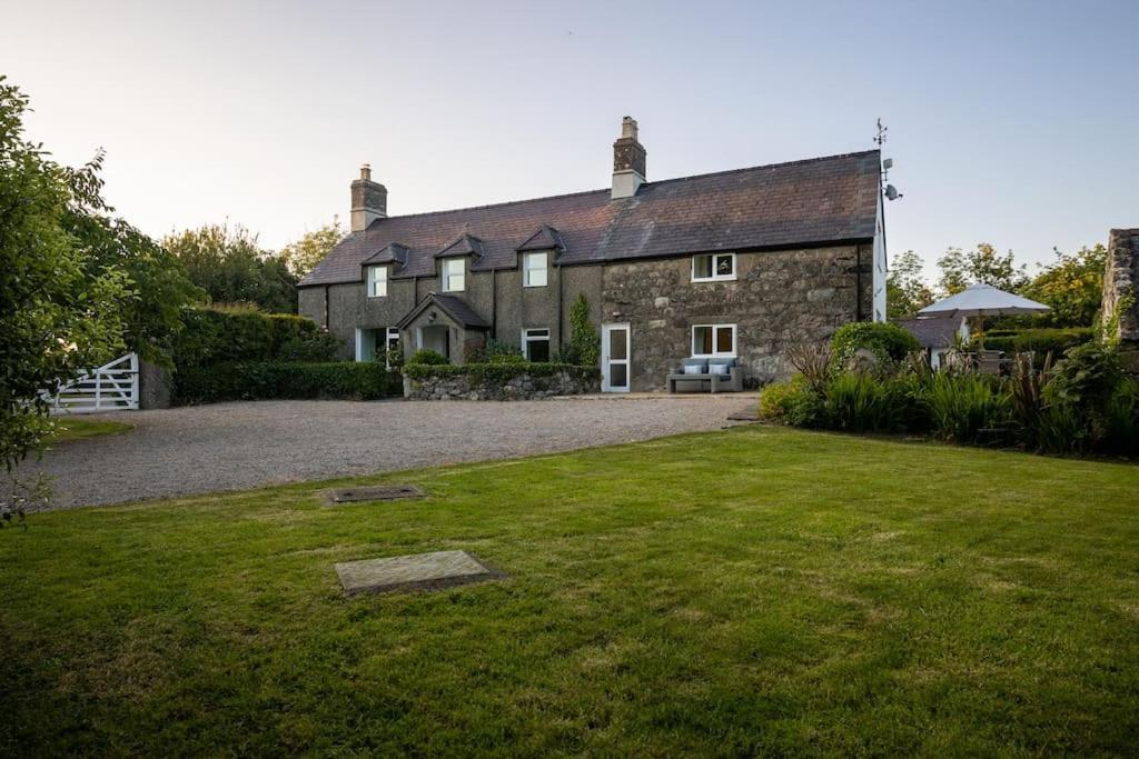 فيلا Plas Newydd With Swimming Pool, Fire Pit, And Log Fires Rhiw المظهر الخارجي الصورة